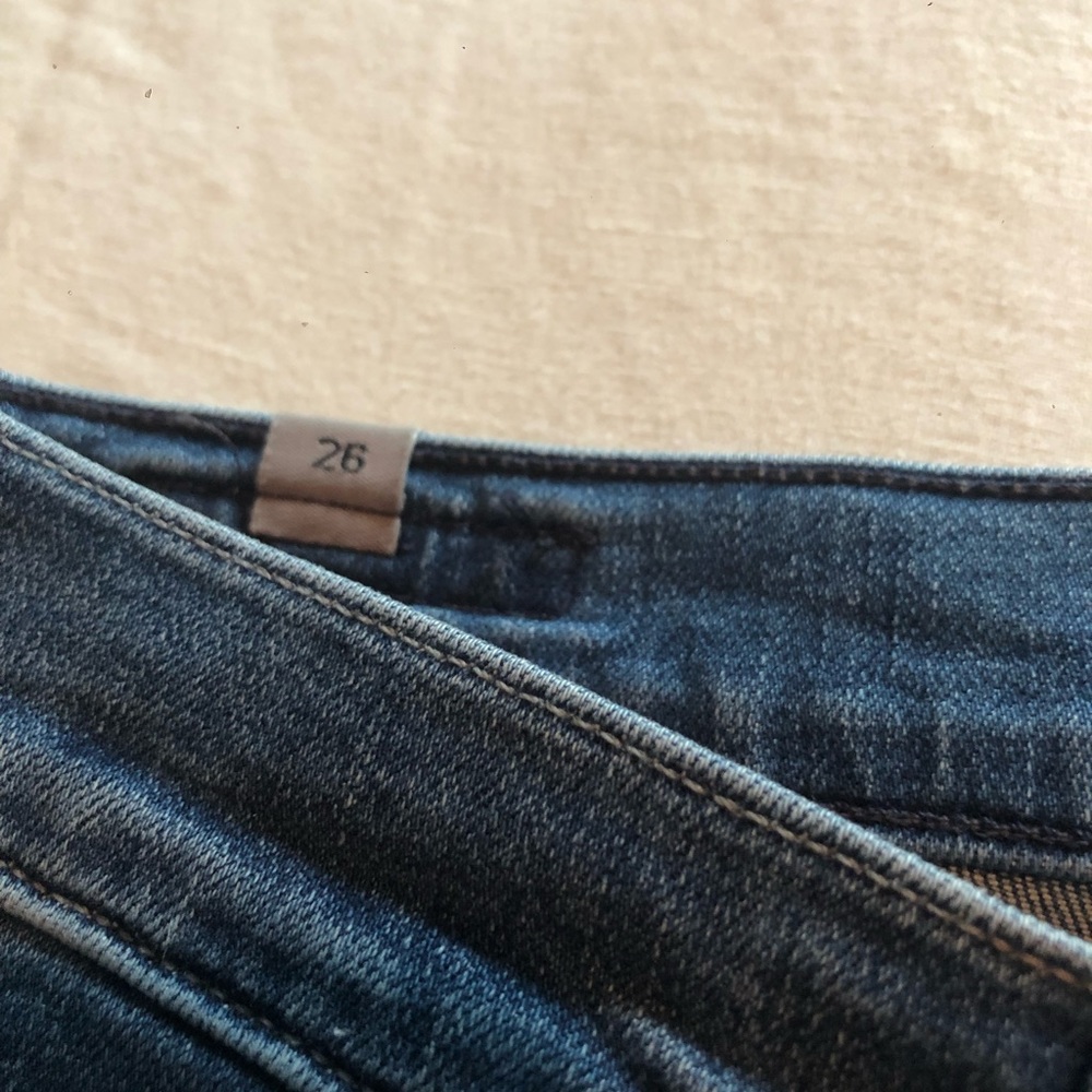 Worn once. Does not fit. Size 26 Citizens of Humanity Jasmin ankle cuffed
